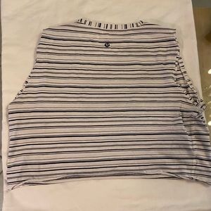 Lululemon crop black & white crop top, Sz XS